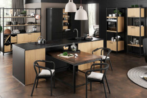 Schwarze Küche im Industriestil mit Holzfronten, Kochinsel und integriertem Sitzbereich