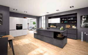Metallküche artego Steel PG 2 – Fronten in feiner Stahlstruktur, leicht reflektierend und clean designt