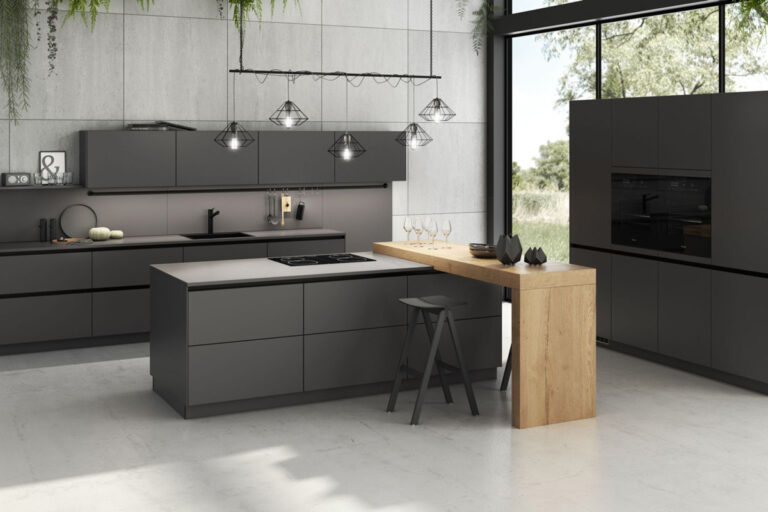 Moderne grifflose Küche im minimalistischen Design – artego Modell FINE PRO in Mattgrau